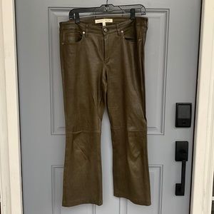 Cropped kick-flare geniune lamb leather jeans.